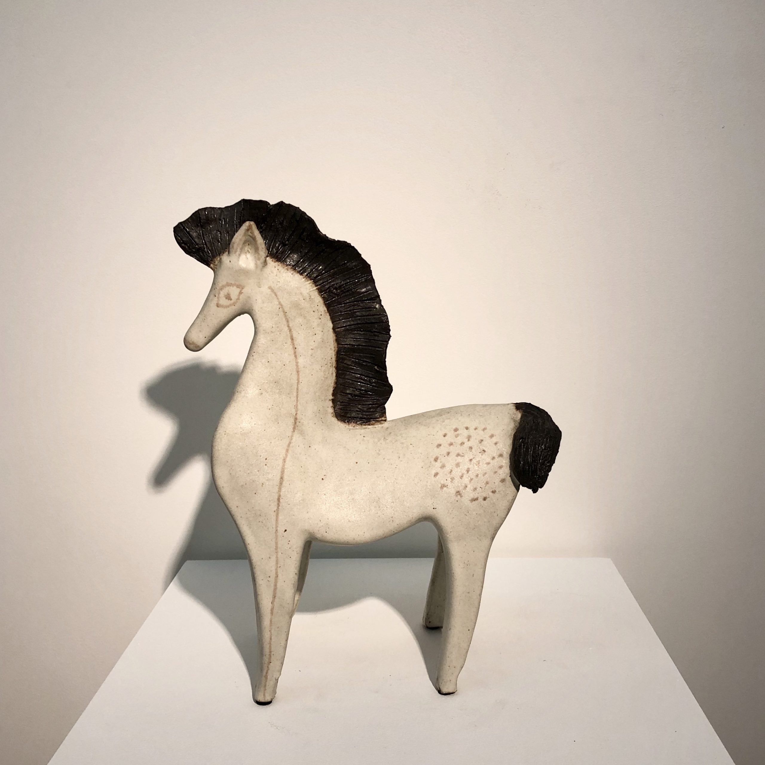 GAMBONE-cheval-noir-côté