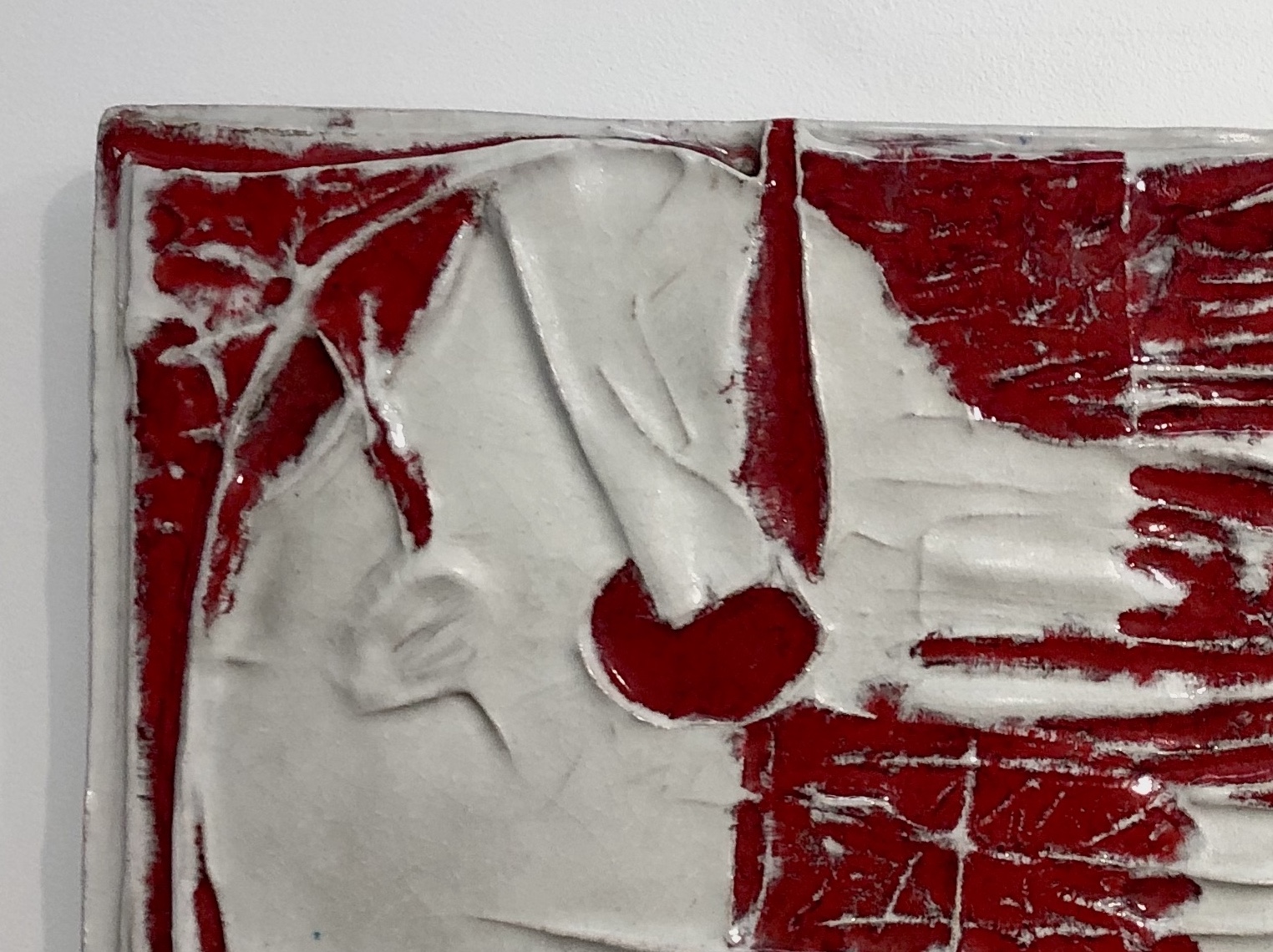 ZAULI-bas-relief-rouge-face-copie