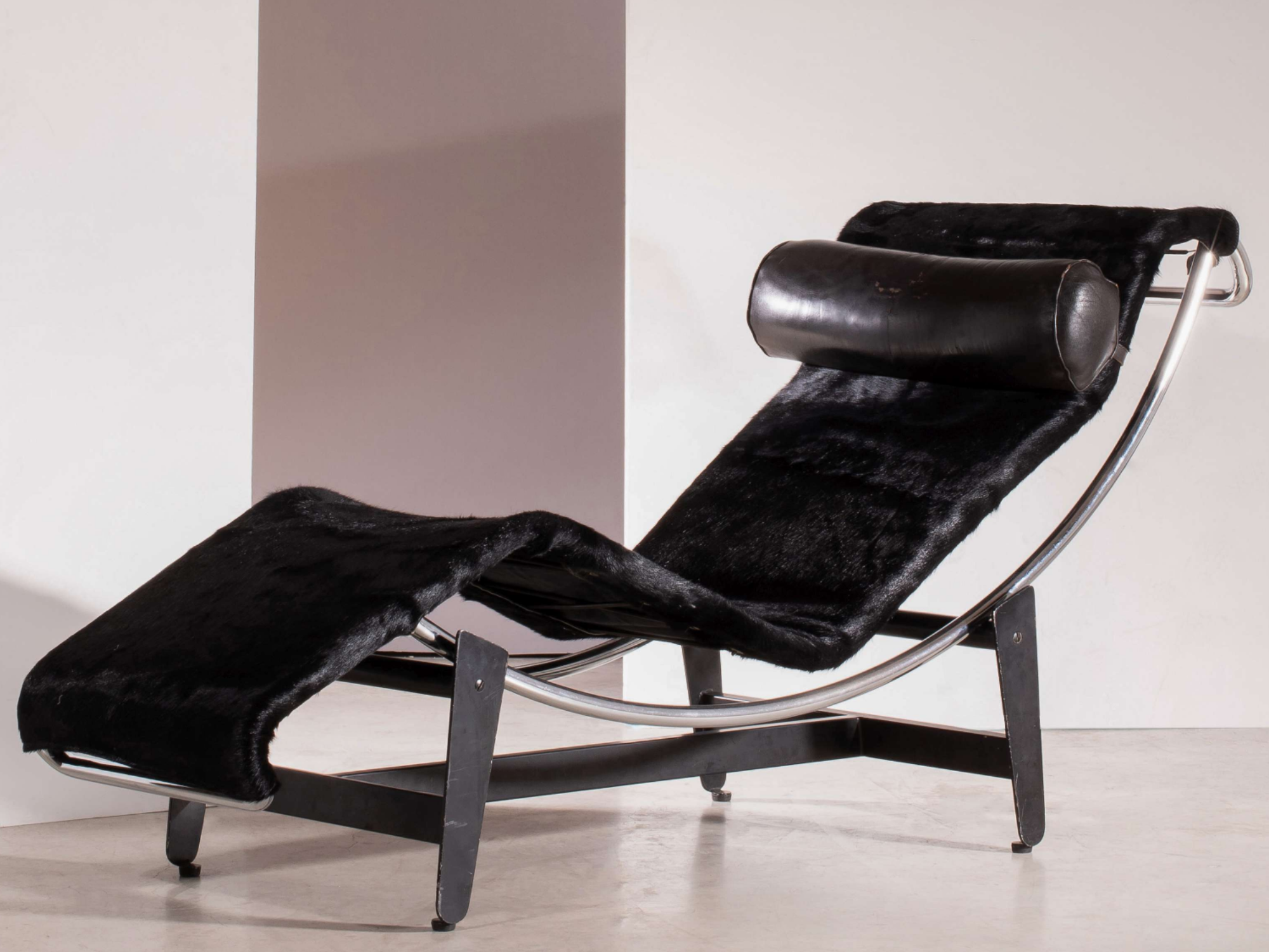Le-corbusier-chaise-longue-B306-galerie-avenir-1